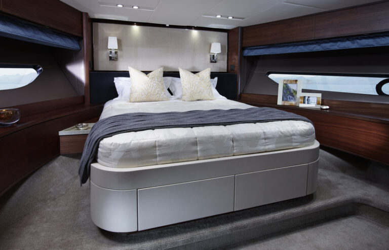 1-88 Motor Yacht - Forward VIP Cabin