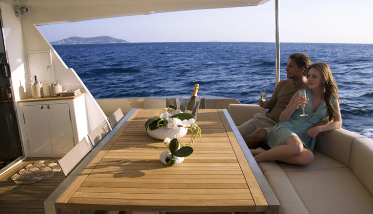 1 Aboard the motor yacht 78 FLY