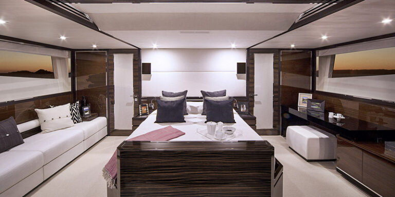 1-Alpha 87 Express Sportbridge superyacht - Master Cabin