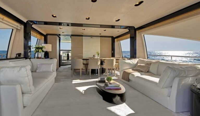 1-Azimut 80 Yacht - Salon
