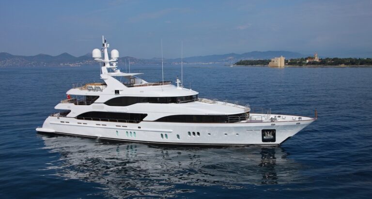 1-Benetti BV019 Superyacht LATIKO