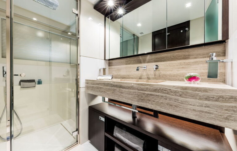 1 CL108 VARDAR  Bathroom