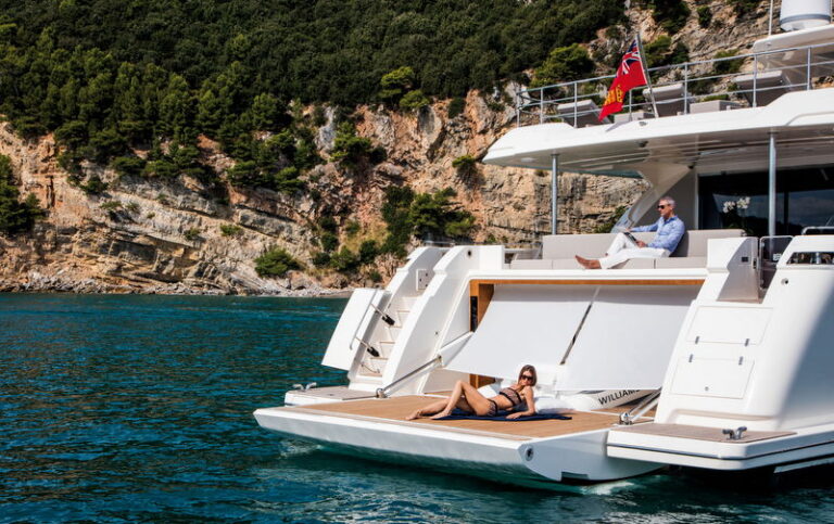 1-CL108 VARDAR - aft view