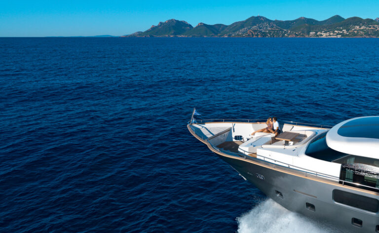 1 Canados 108 luxury motor yacht MAs