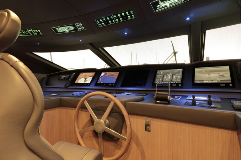 1 Canados 108 superyacht MAs Wheelhouse