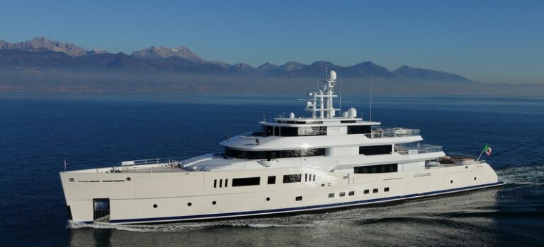 1-Luxury mega yacht Grace E