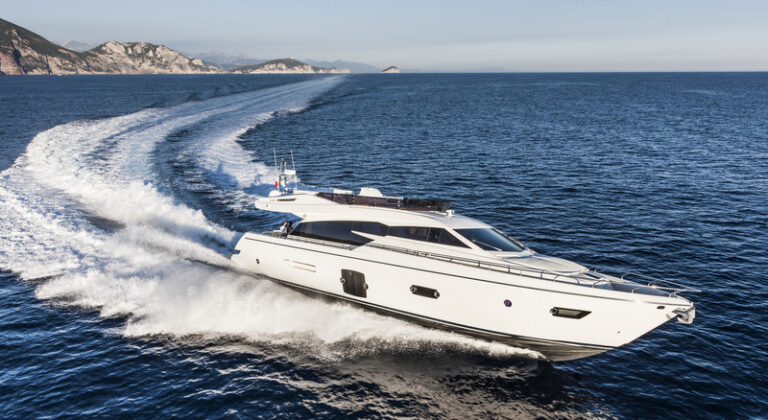1-Luxury yacht Ferretti 750