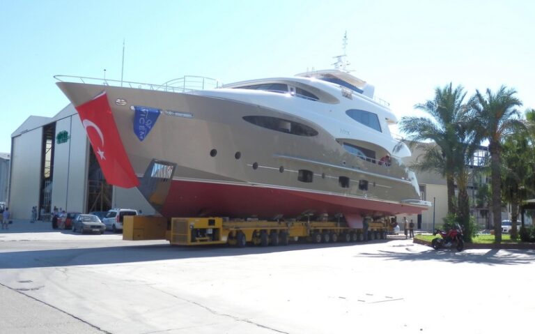 1-Luxury yacht Julem I by Vicem Yachts