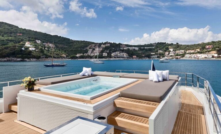 1-Luxury yacht NONO - Swimming pool