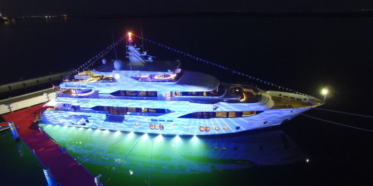 1-Majesty 155 superyacht shows off her stunning underwater lights