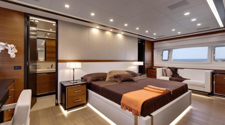 1-Mangusta 110 Yacht - Cabin