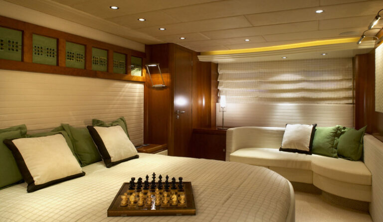 1-Moonen 84 Yacht Eleonora - Cabin