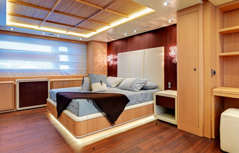 1 Motor Yacht MAs Canados 108 interior