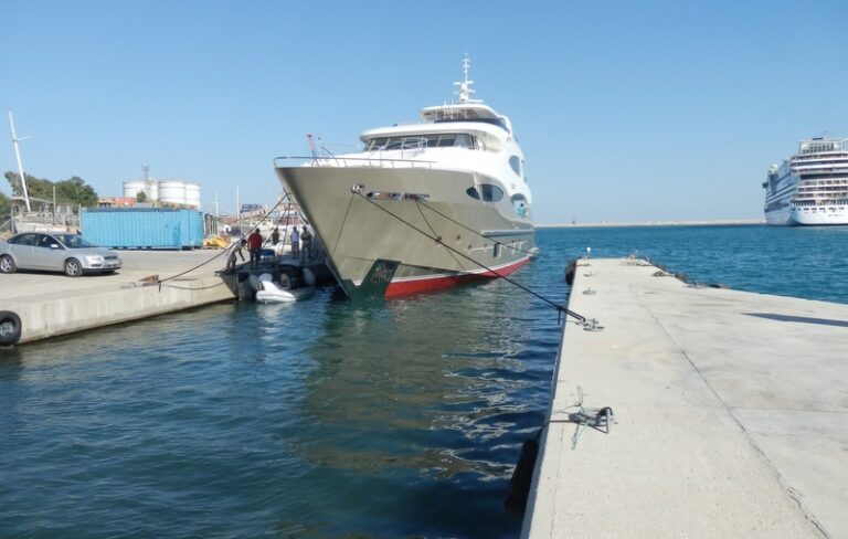 1-Motor yacht Julem I on the water