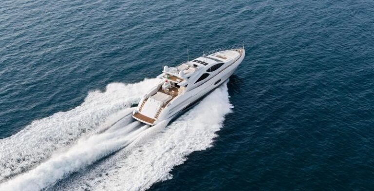 1-Motor yacht Mangusta 110 - aft view