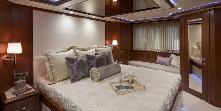 1-Ocean Alexander 85 Yacht - Master cabin