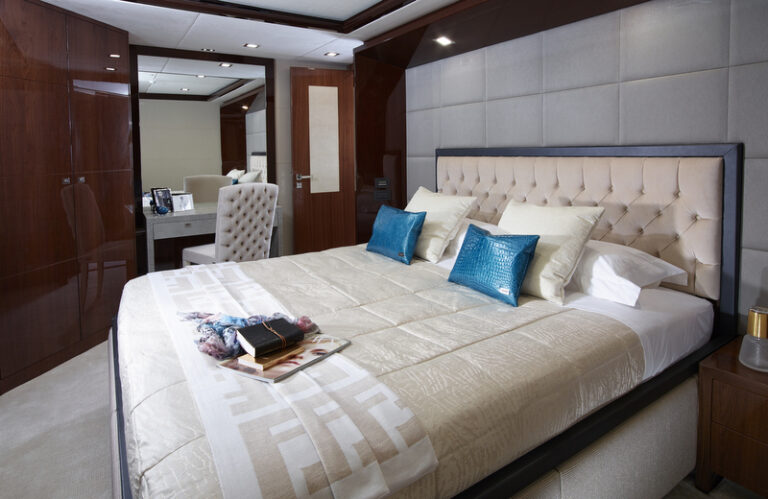 1-Princess 32M Yacht - Port Aft Cabin