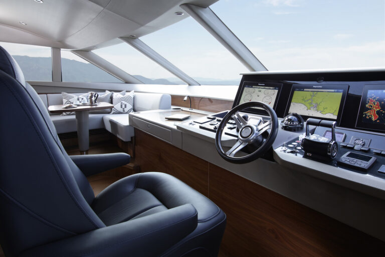 1-Princess 88 Yacht - Helm