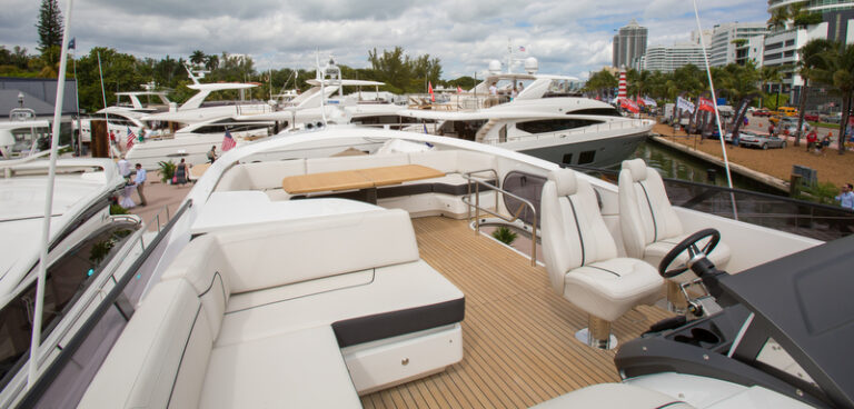 1-Princess motor yacht S72 - Sportbridge