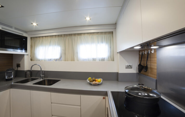 1-SEALOOK Yacht - Galley