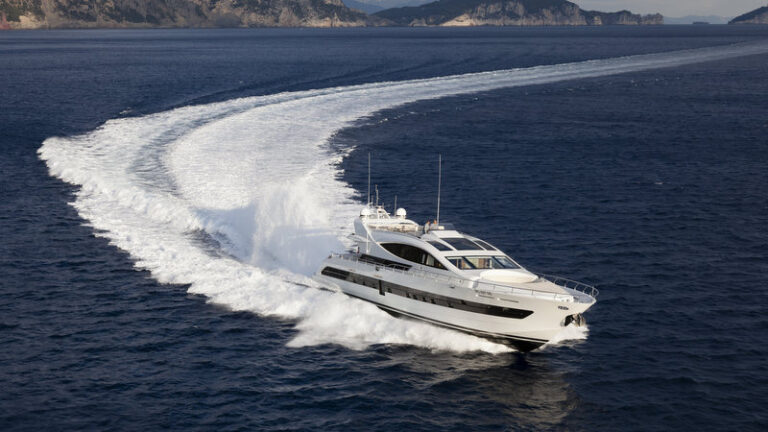 1-SEALOOK Yacht at full speed