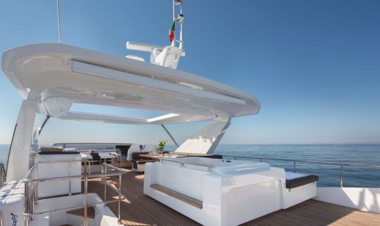 1-Superyacht Azimut 80 - Flybridge