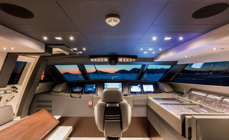 1-VARDAR - Wheelhouse