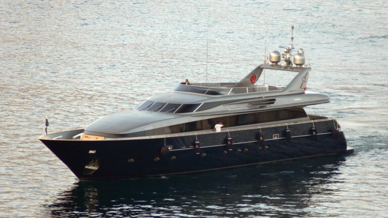 Luxury yacht BLUE HEAVEN 2
