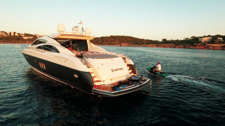 Luxury yacht ELENTARI