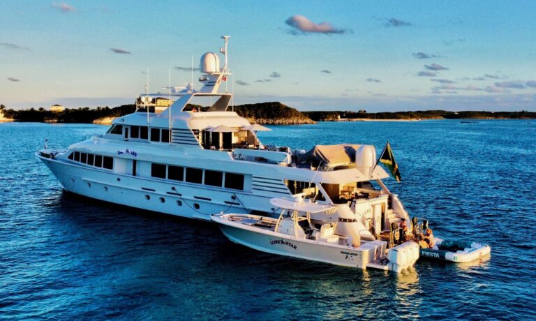 Luxury yacht LONE STAR
