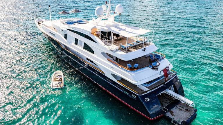 Luxury yacht NEXT CHAPTER