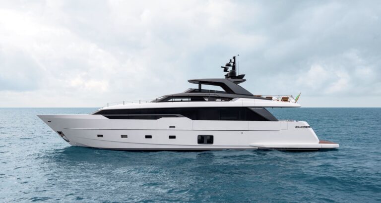 Luxury yacht REGINE (sistership)