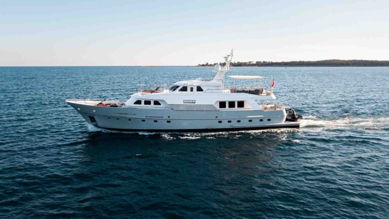 Lynx Yachts