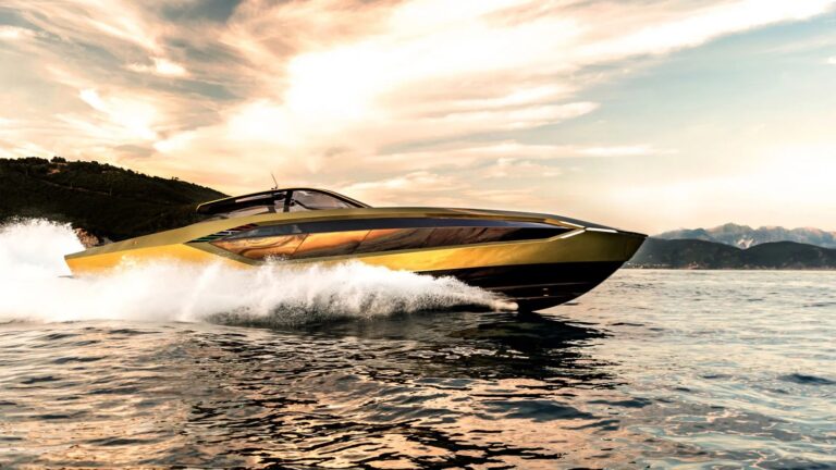 Super yacht FAST ONE (sistership)