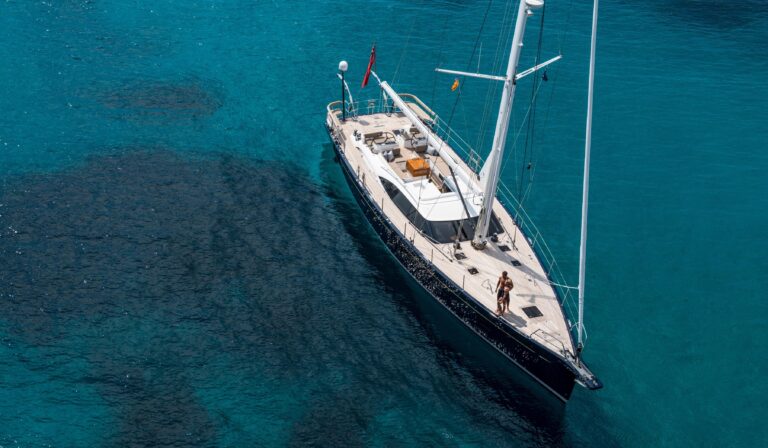Luxury yacht ALIKA