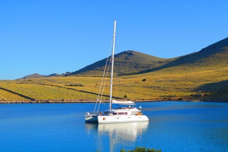 Luxury yacht BLUE DESTINY