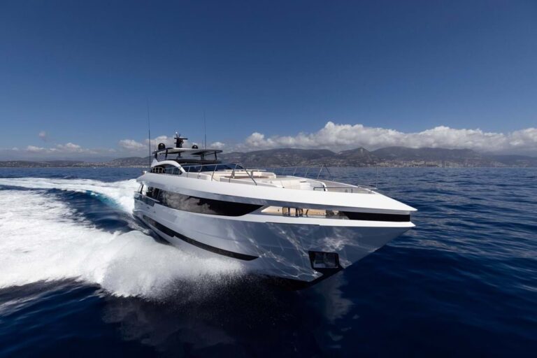 Luxury yacht C2