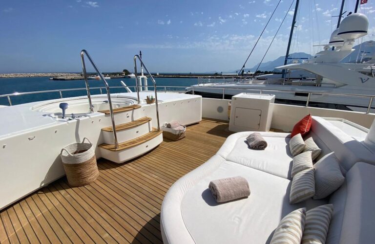 Luxury yacht LADY I