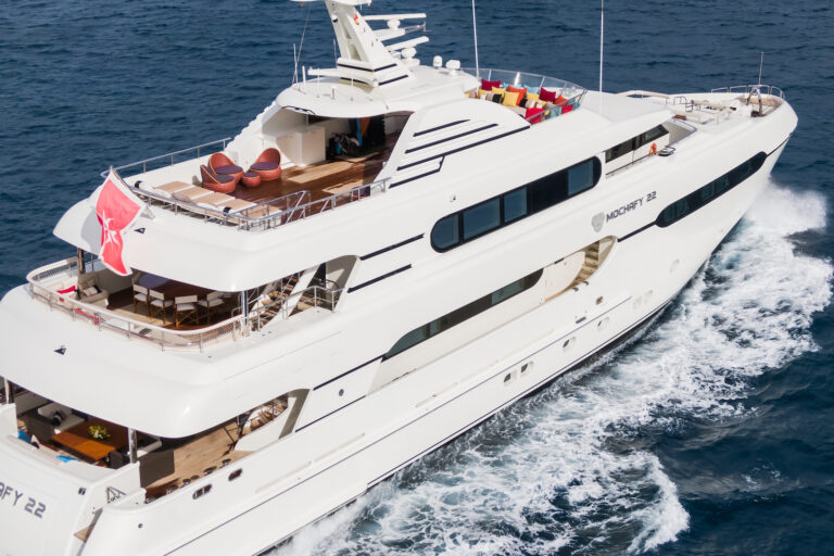 Luxury yacht MACHAFY22