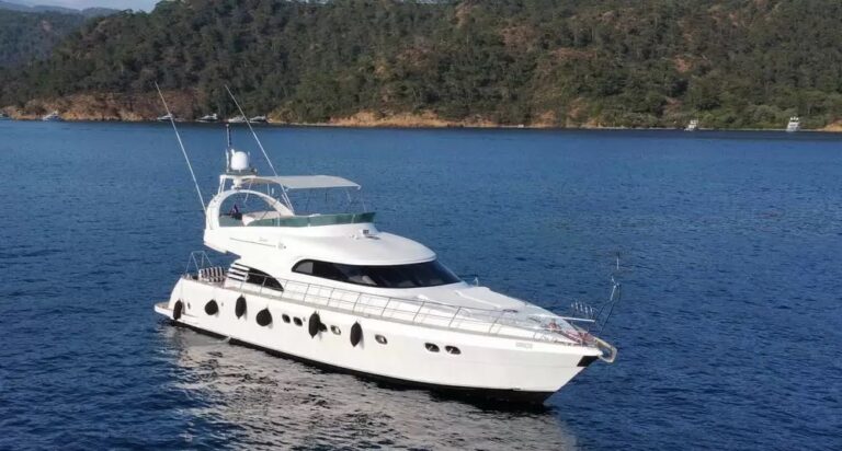 Luxury yacht SIROCCO