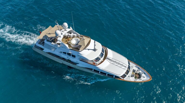 Luxury yacht VIRTUE