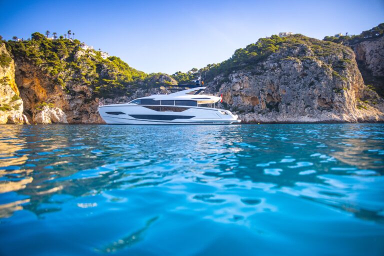 Luxury yacht WYLDECREST