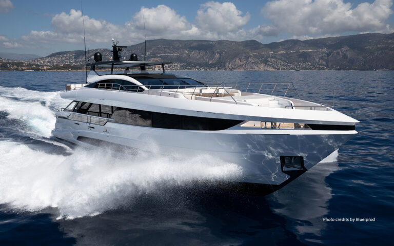 Motor yacht CRAZY TOO (sistership)
