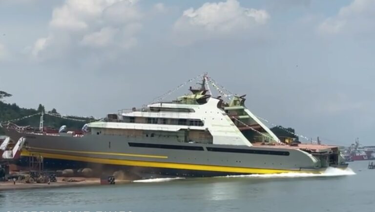 Motor yacht J7EXPLORER