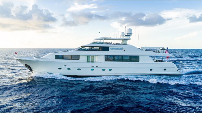 Motor yacht KEMOSABE