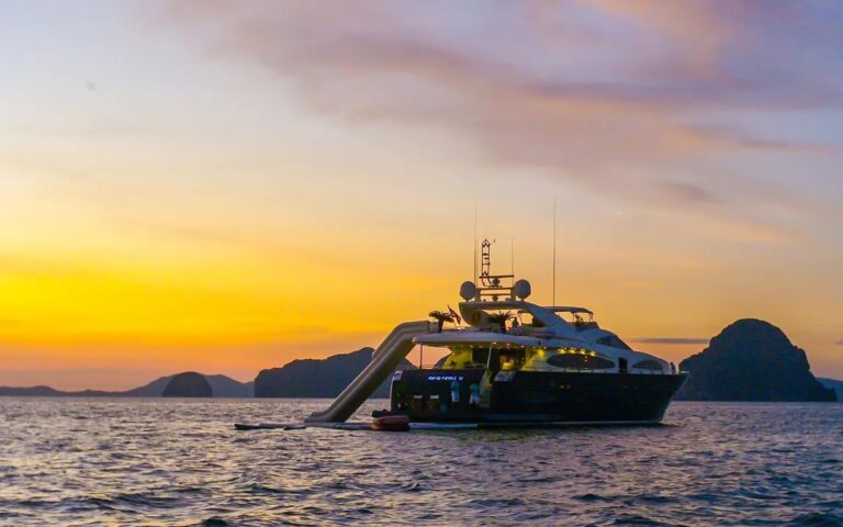 Super yacht FOR YOUR EYES ONLY