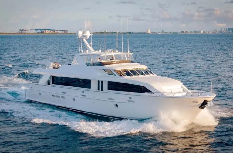Super yacht MAGNUM RIDE