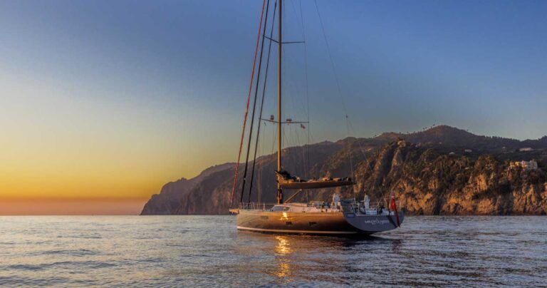 Super yacht MINDFULLNESS