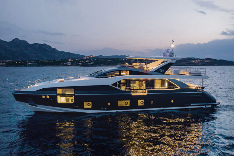 Luxury yacht MAREA LA NAUTICA
