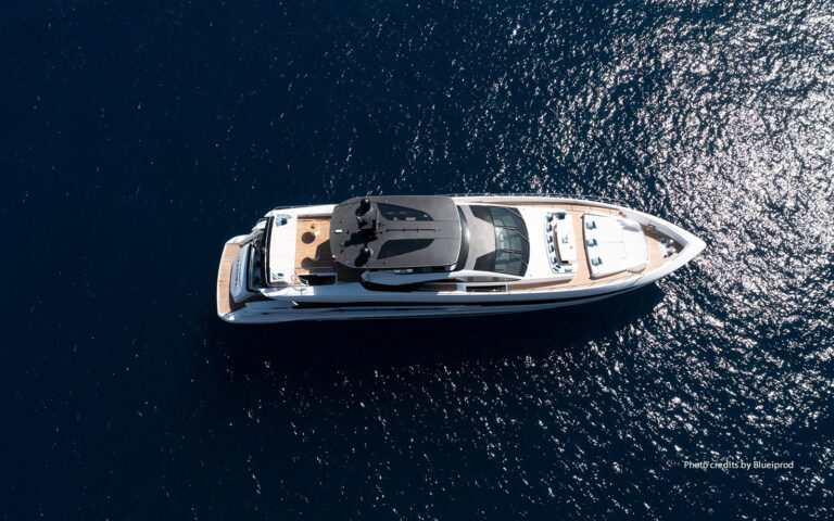 Motor yacht C2